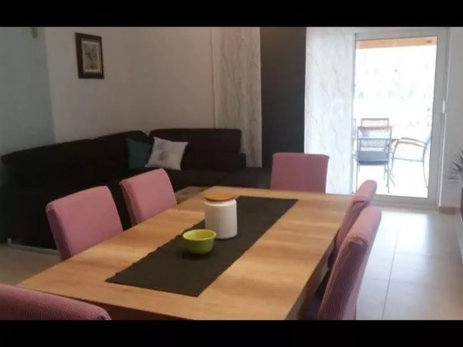 Charmante Hütte mit Grill und Garten-Inside