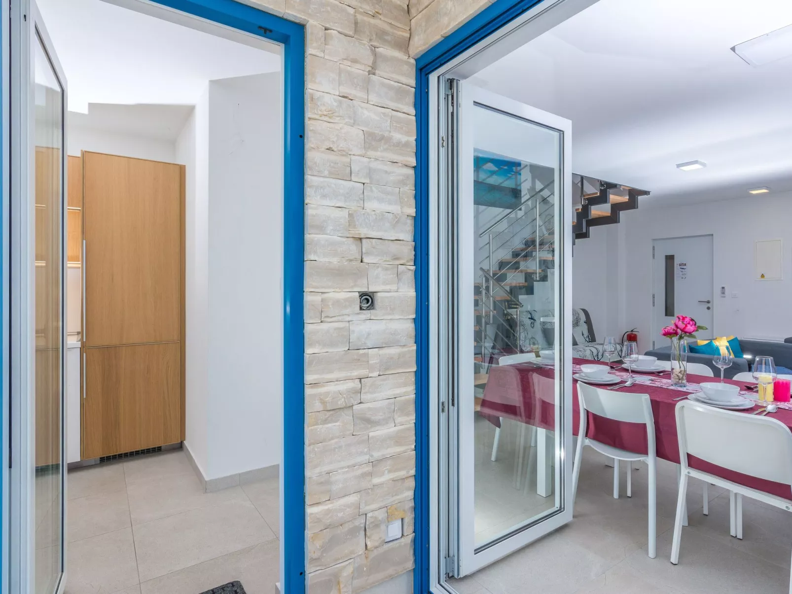 Strandvilla "Miri Olive" mit beheiztem Pool-Drinnen