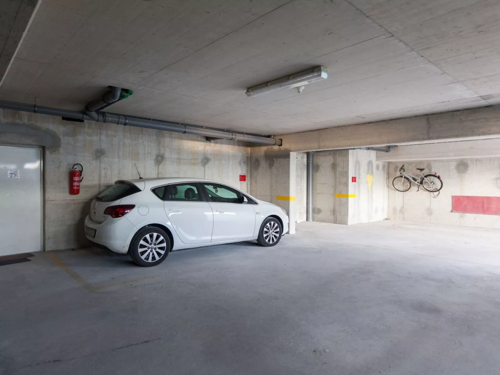 Wohnung mit Blick auf das Wasser-Draußen