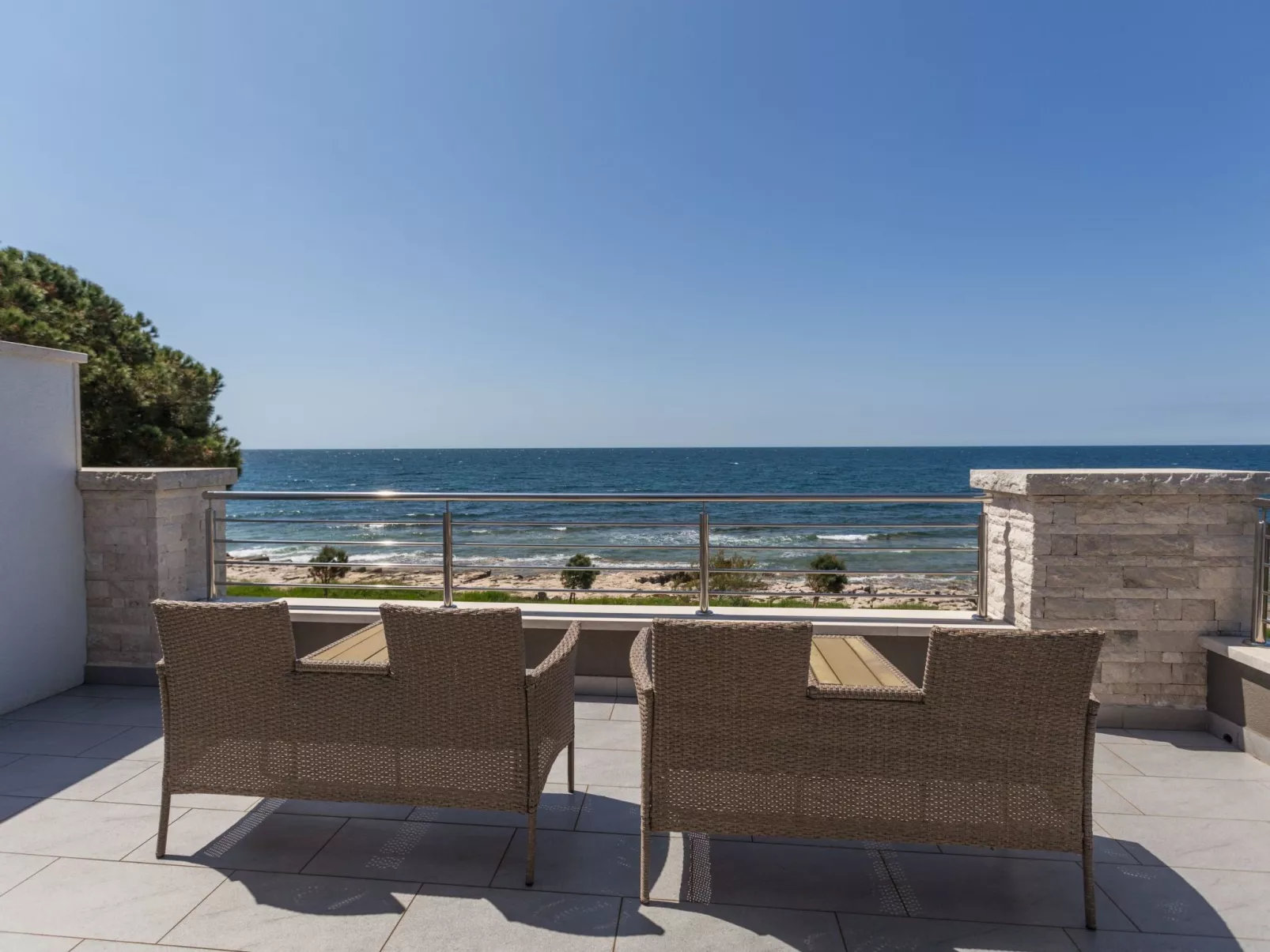 Villa direkt am Meer und Strand mit herrlichem Blick-Drinnen