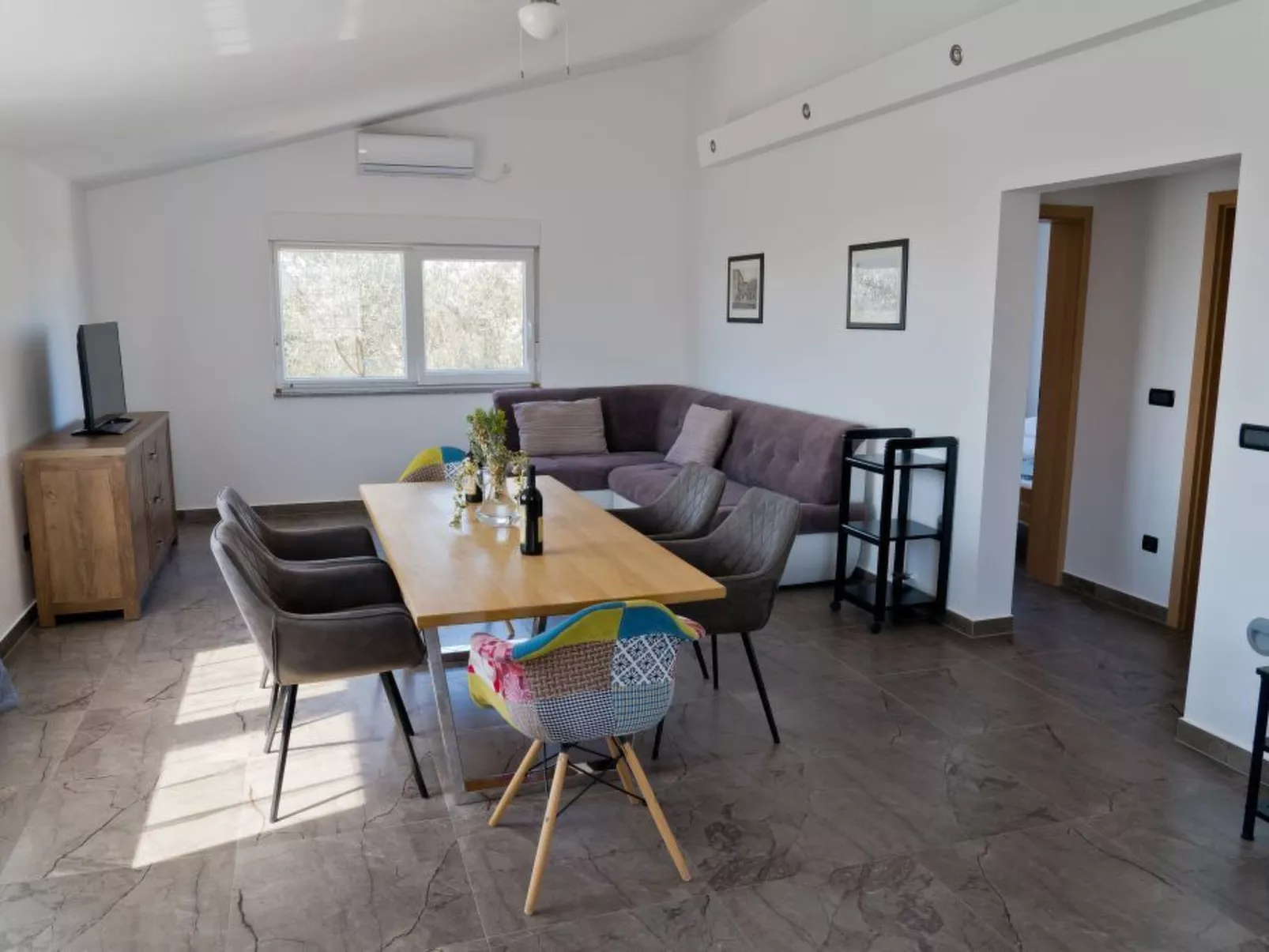 Mit privatem beheiztem Schwimmbad-Dedans