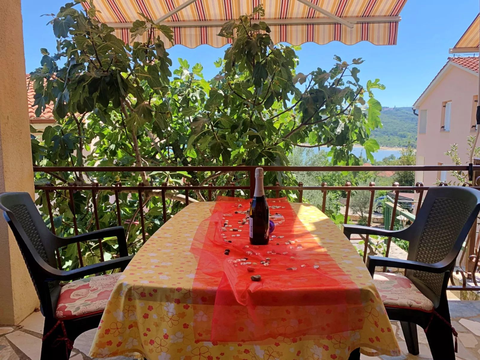 Apartment Santic-Dehors