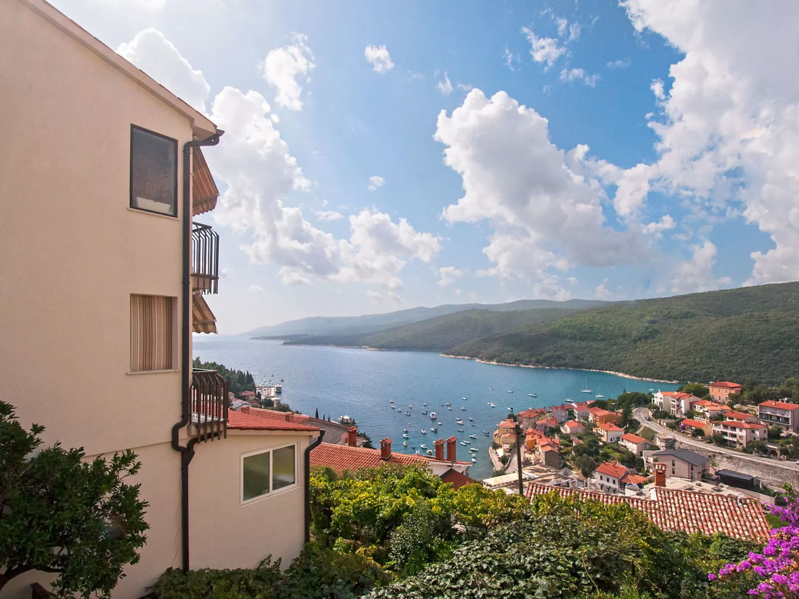 "Adria Parkside" mit Terrasse-Outside