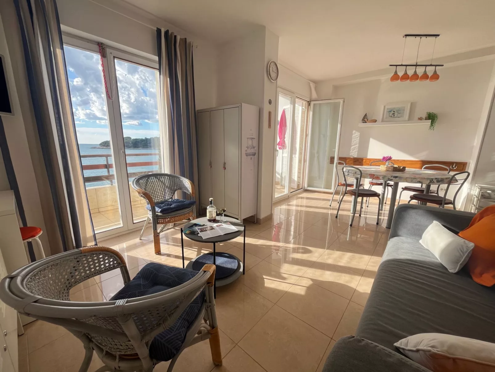 Apartment Marijana mit Meerblick-Drinnen