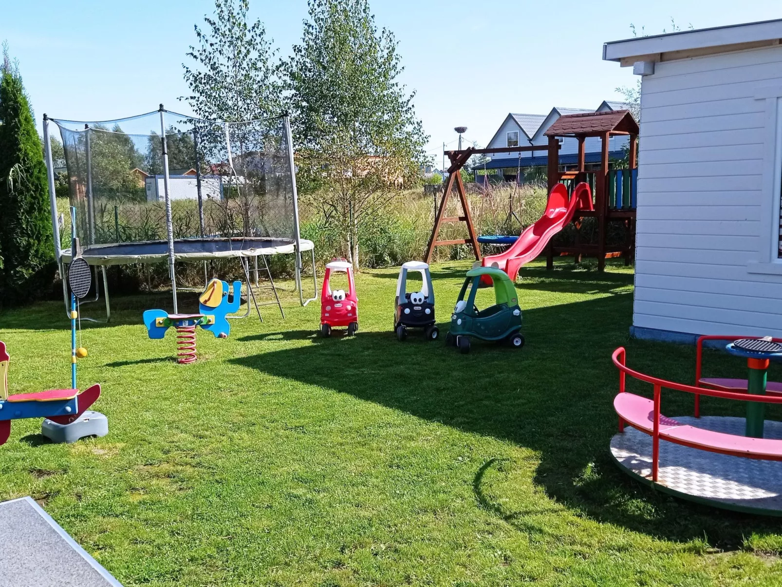 Mit privater Terrasse-Outside