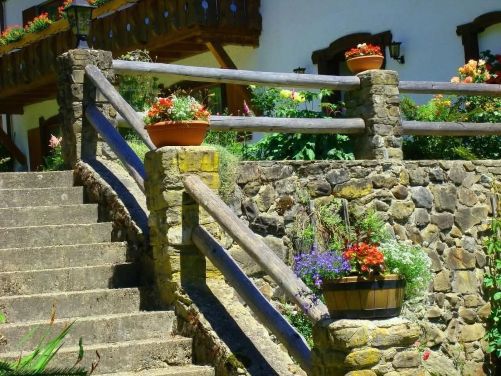 Panoramabergblickwohnung in ruhiger Einzellage-Dehors