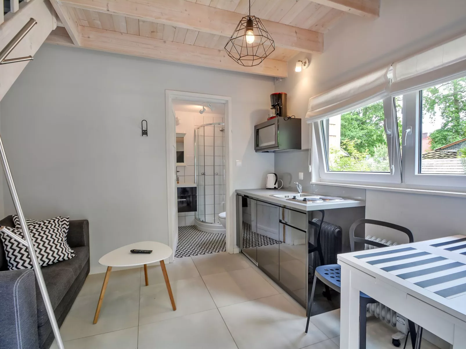 Mit privater Terrasse-Dedans