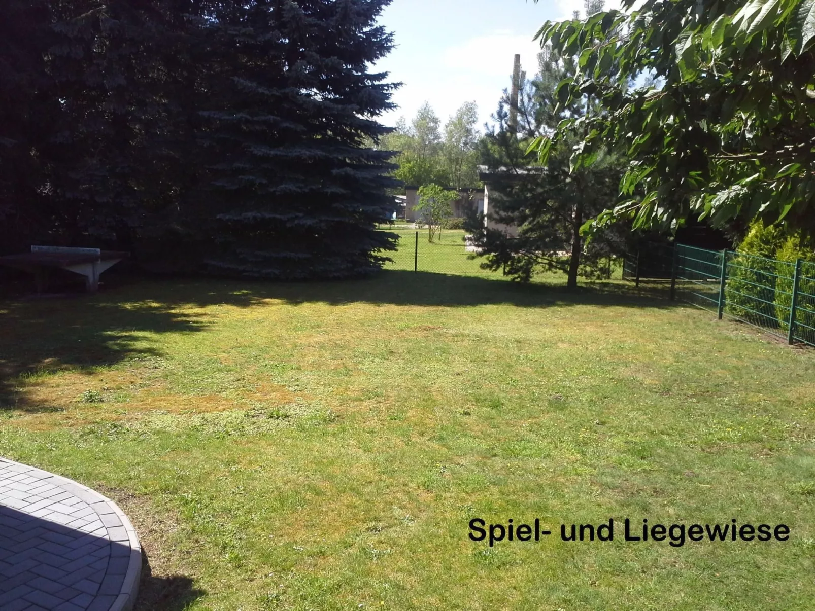 Kleines Ferienhaus mit Garten in Wismar-Draußen