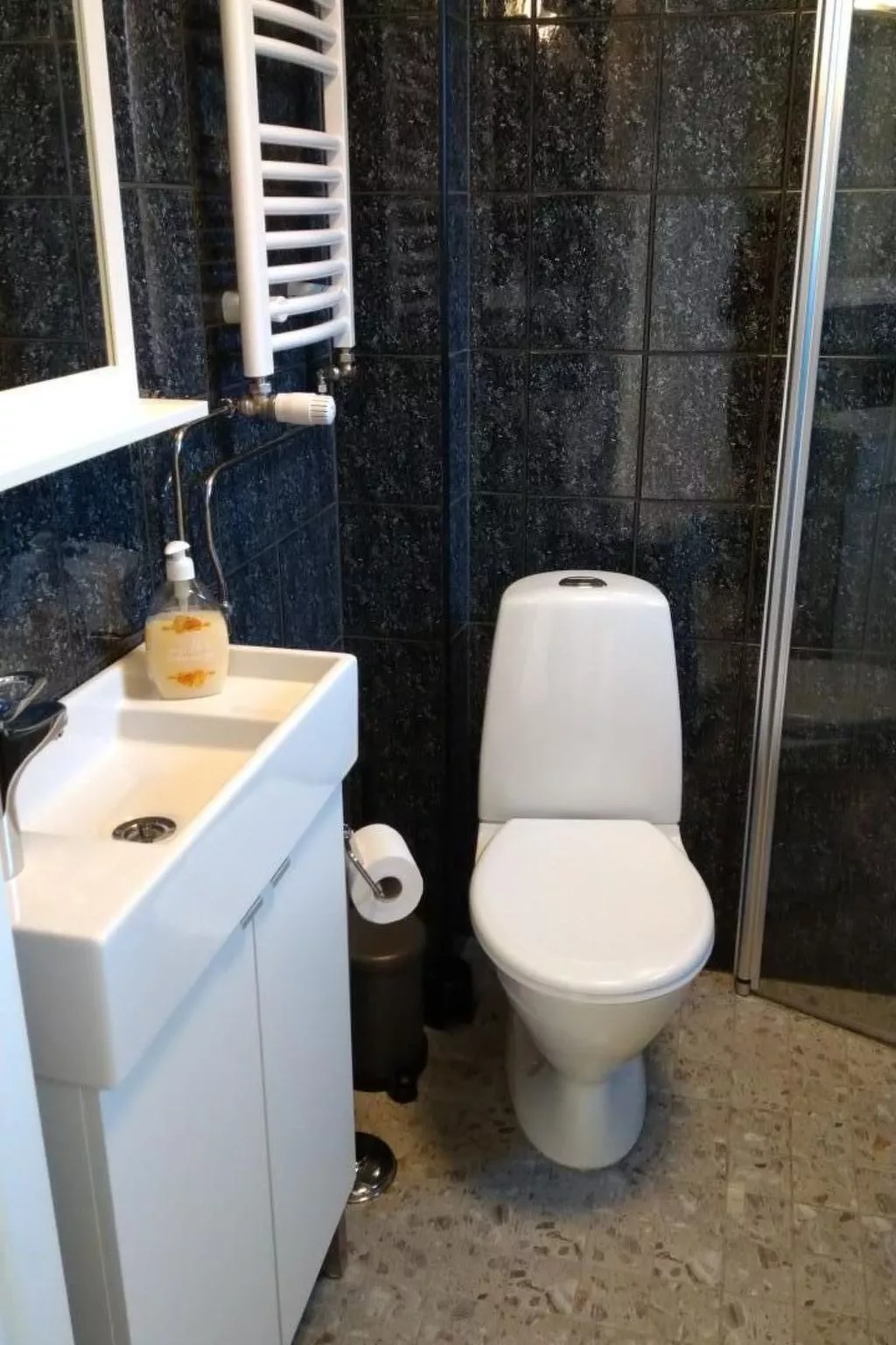 Mit Wasserblick-Drinnen