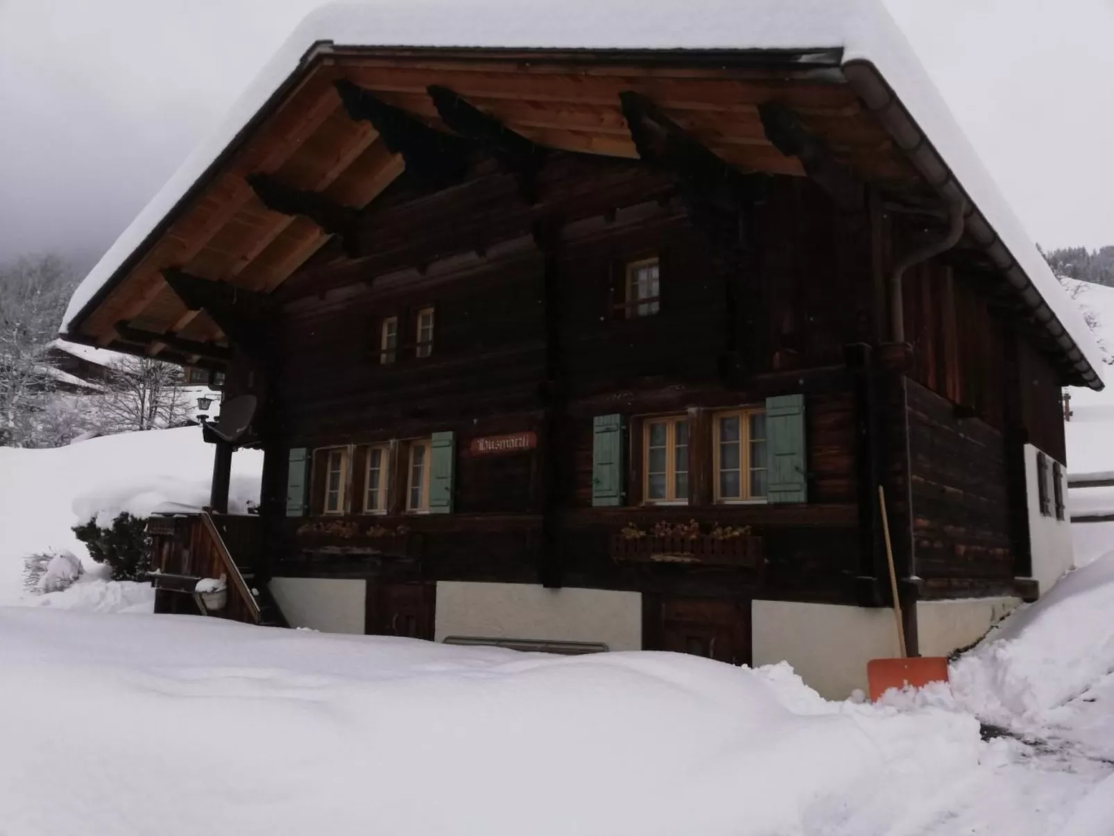 Mit Bergblick-Dehors