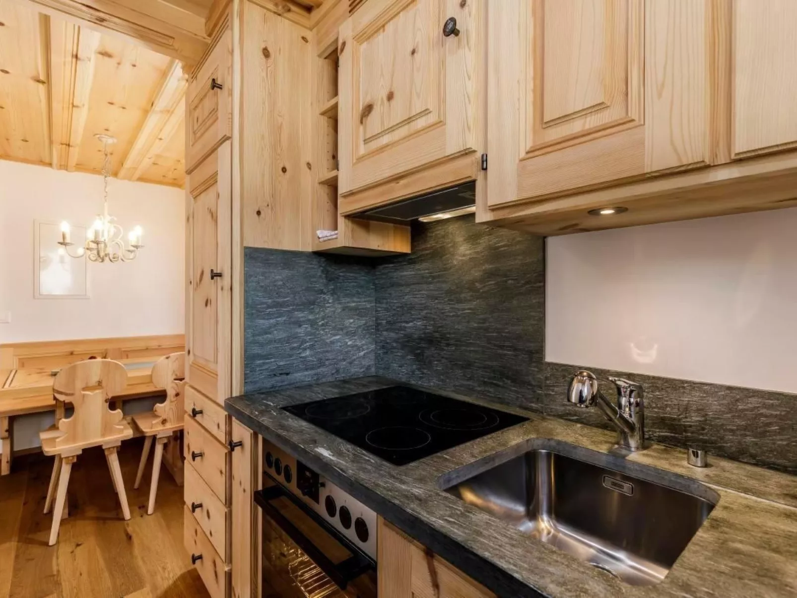 Superior Appartement Casa La Roda 1+2-Drinnen