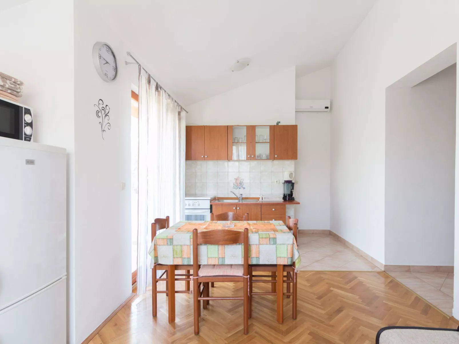 Schöne Ferienwohnungen Casa Nada-Drinnen