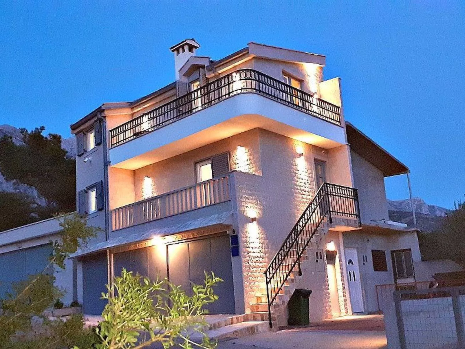 In Baška Voda-Outside