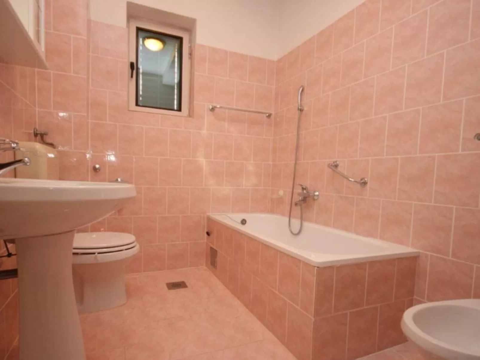 Wohnung "Blažević 2" direkt am Strand-Inside