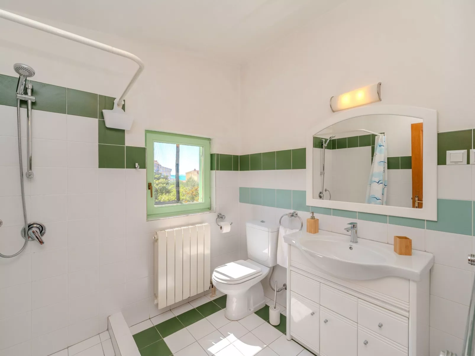 Gartenvilla am Meer Kožino-Drinnen