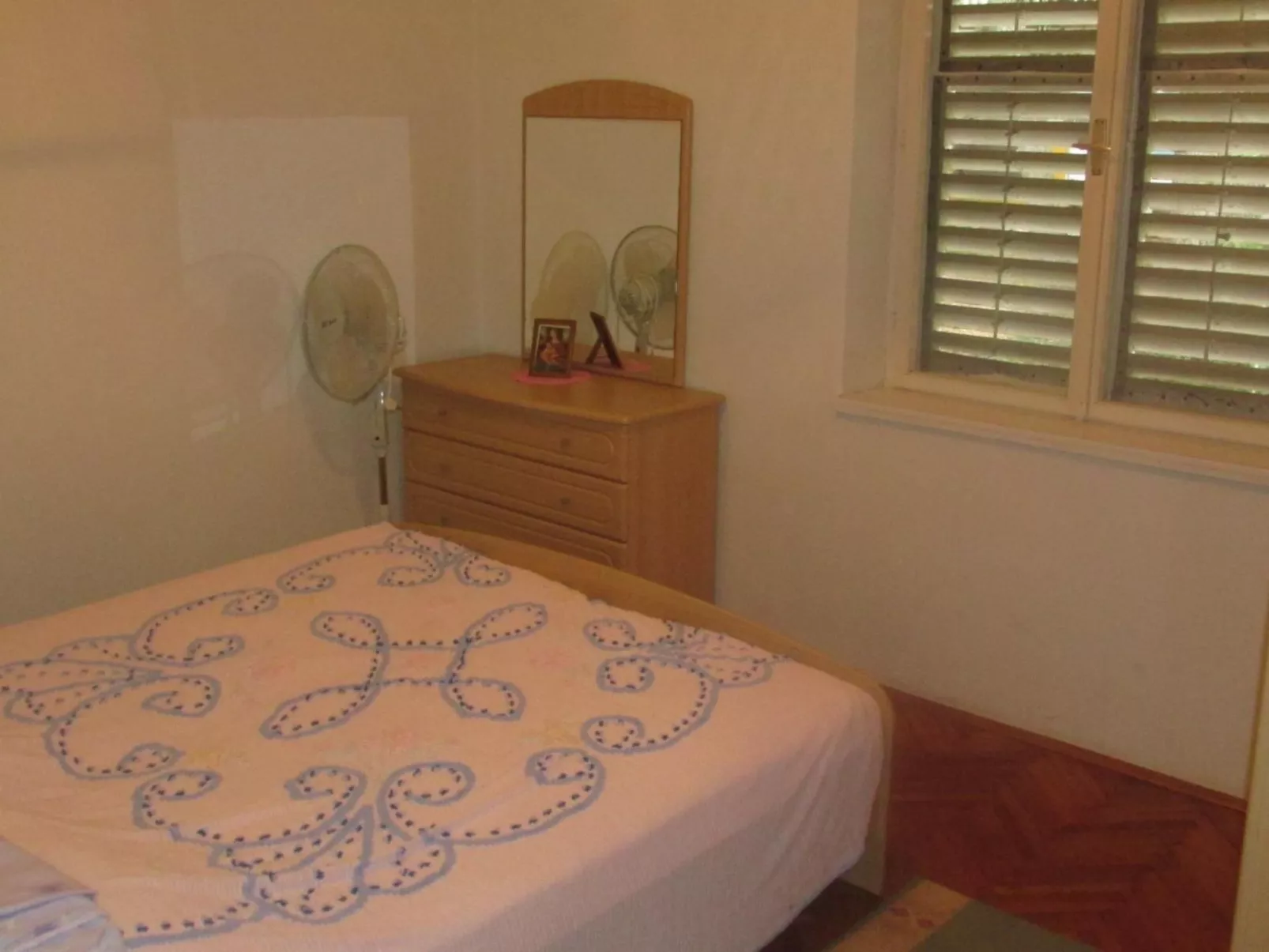 Haus in Ugljan mit Terrasse, Garten und Barbecue-Inside