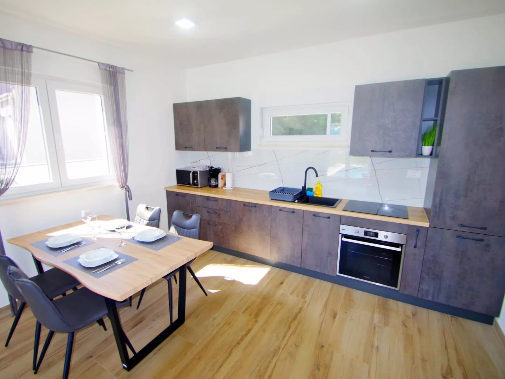 Ferienhaus, privater Pool, Dorf Šišan-Image-tags.info