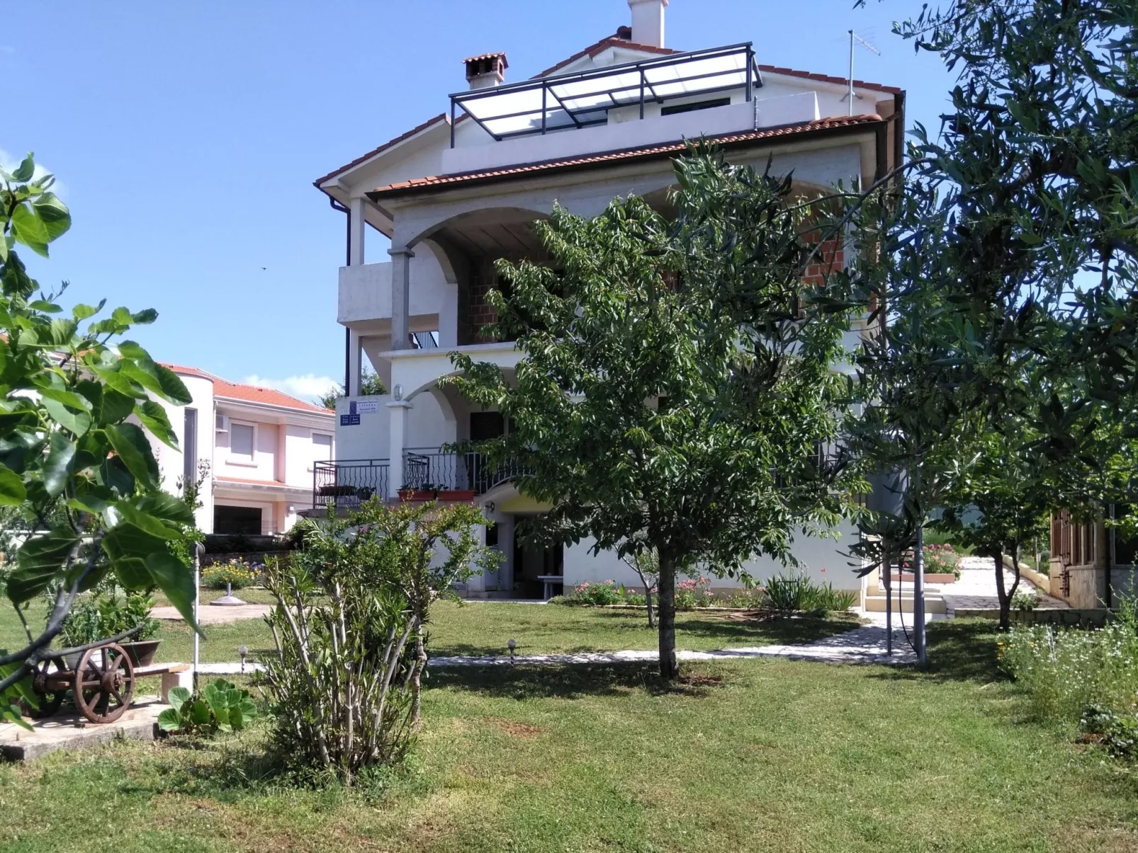 Anwesen "Krasno" mit Terrasse-Dedans