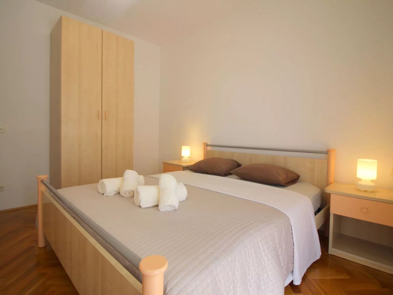 Iko 1  in Porec mit Terrasse-Drinnen