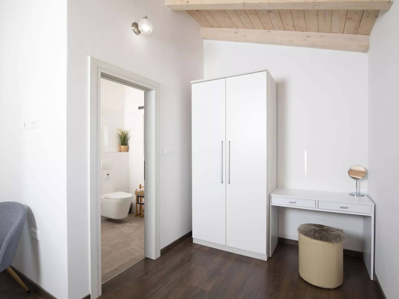 "Villa Matea" mit privatem Pool-Drinnen