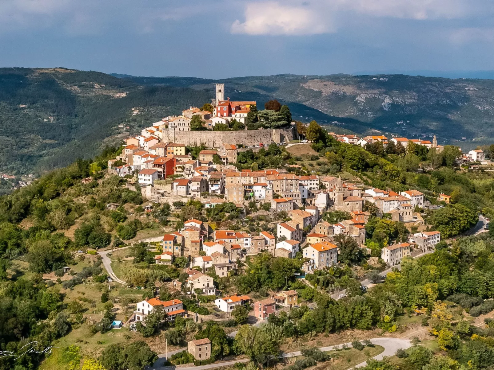 Villa Linet 6.-Draußen