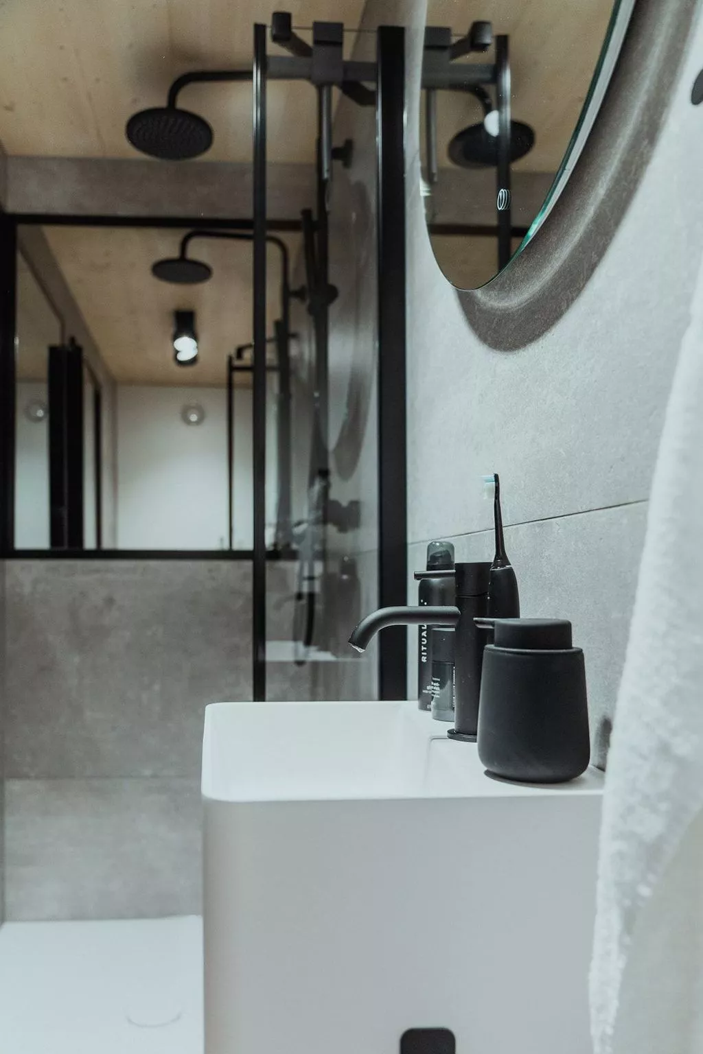 (B) Cabin Stars-Inside