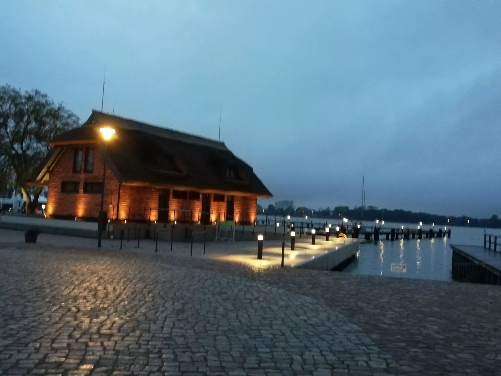 Ferienbungalow mit Terrasse und Seeblick in Sellin-Inside