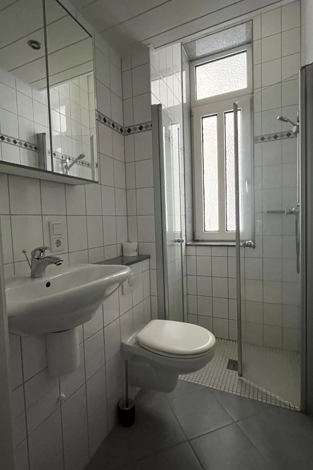 Frisch renoviert ruhig und zentral gelegen-Dedans