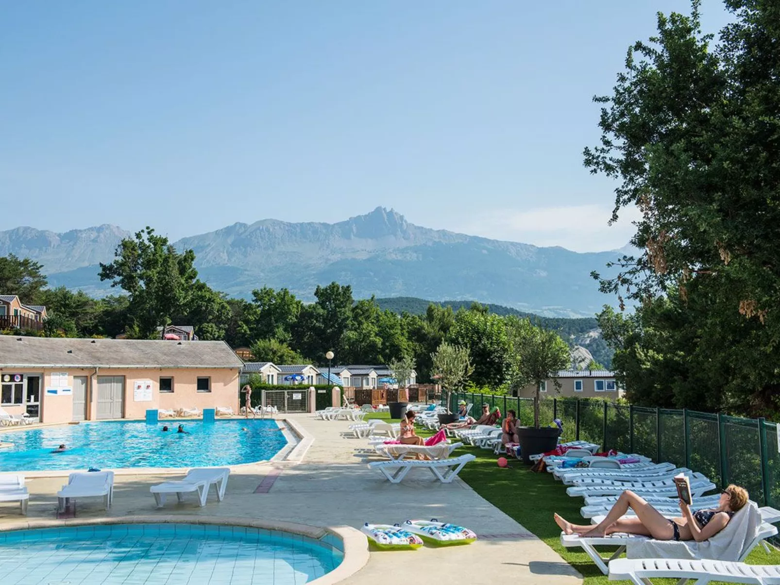 Wohnung mit Blick auf das Wasser-Image-tags.info