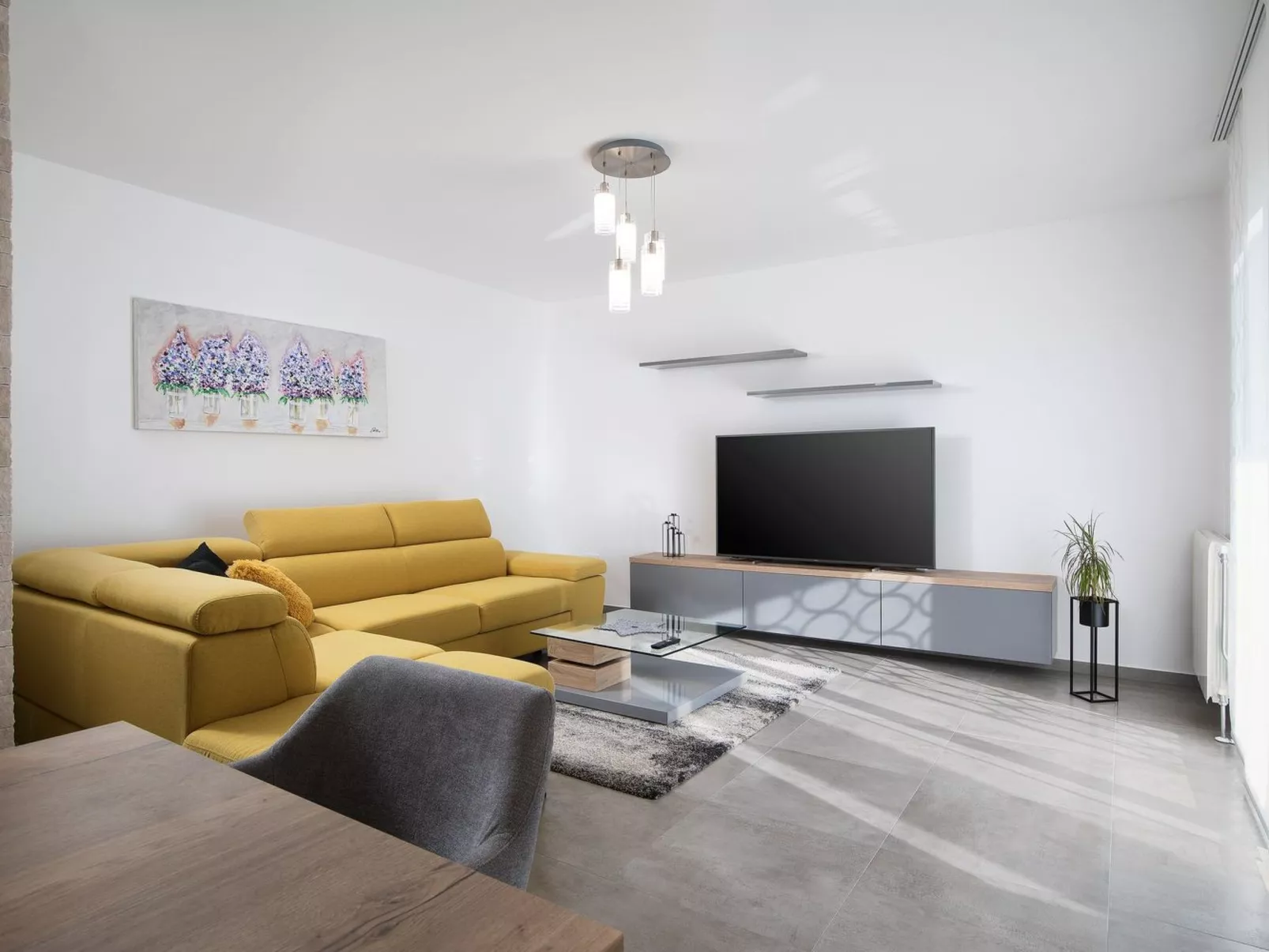 3-Schlafzimmer-Wohnung mit Gemeinschaftspool-Drinnen