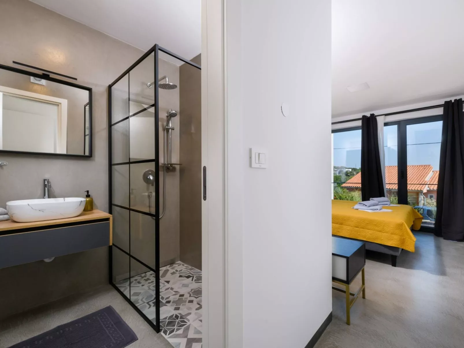 In Vintijan mit Privatem Pool-Drinnen