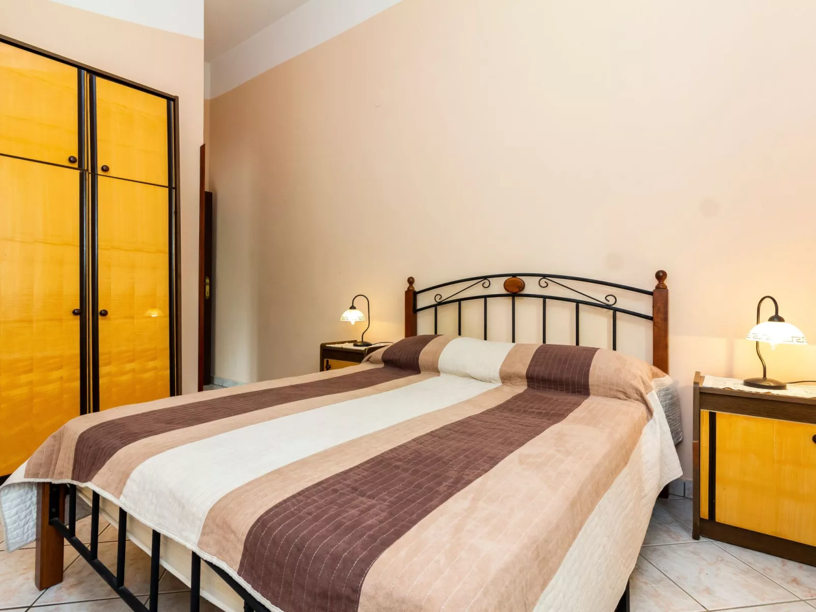 Für zwei Personen-Drinnen