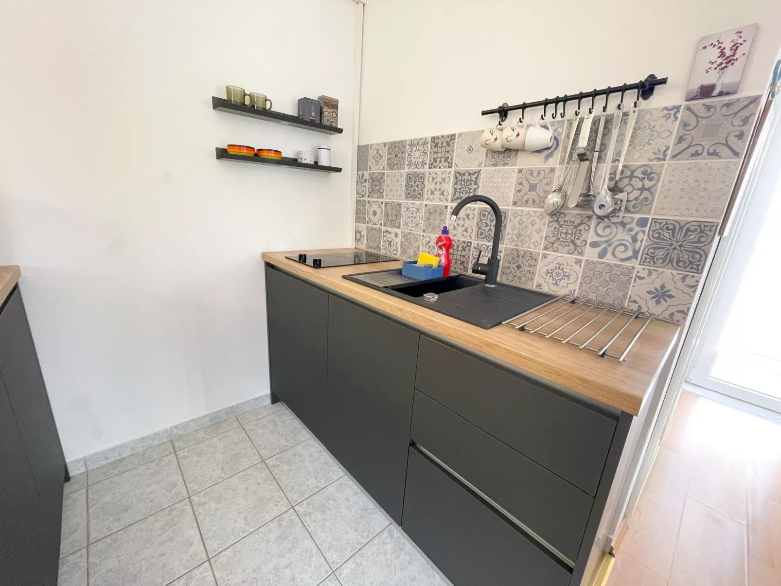 Studio-Apartment mit Meerblick-Drinnen