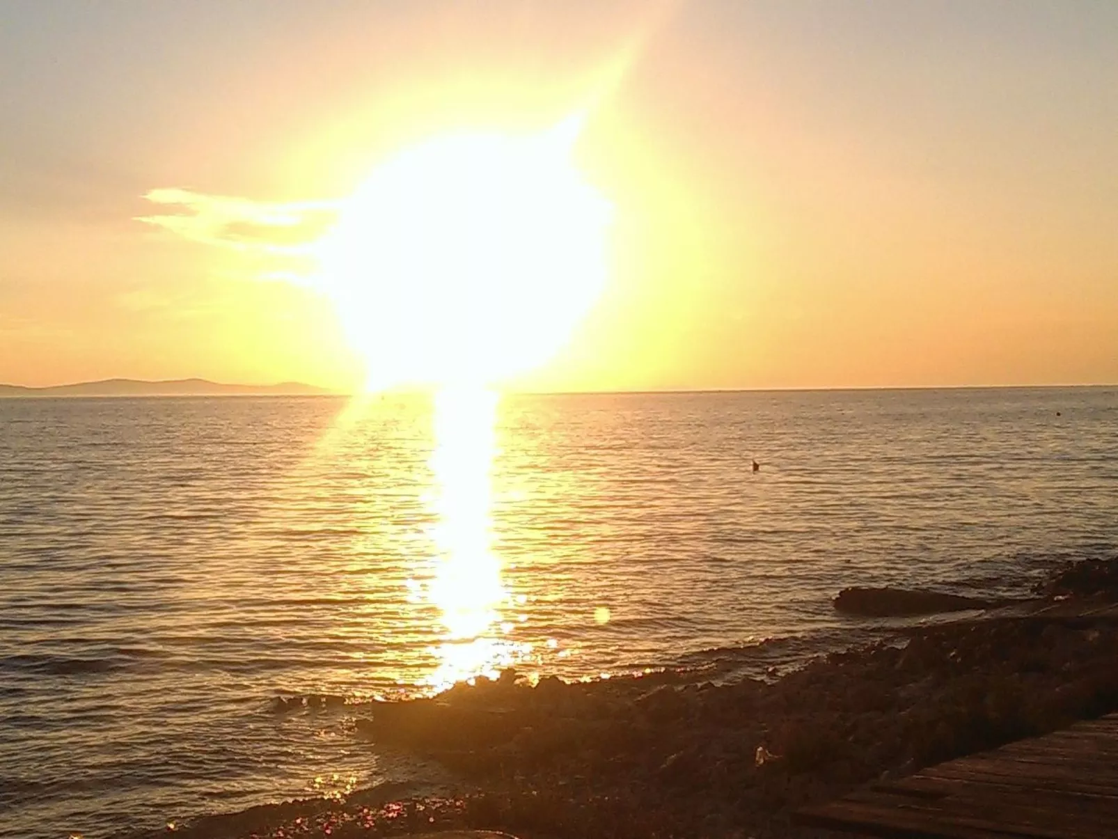 "Dantin" mit Blick auf das Wasser-Draußen