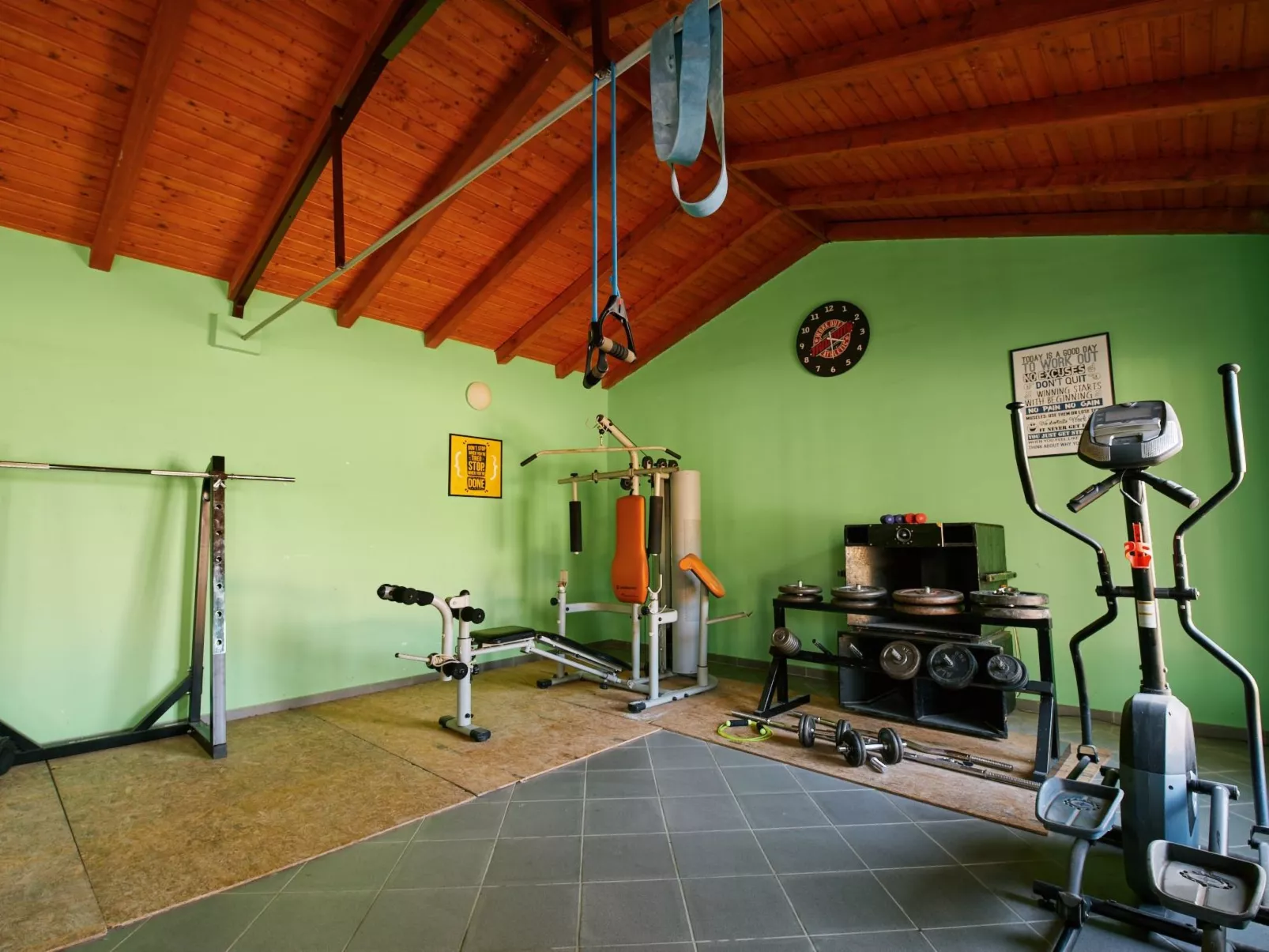 Wunderschöne Villa mit privatem Fitnessstudio und Pool - TA Leut-Drinnen