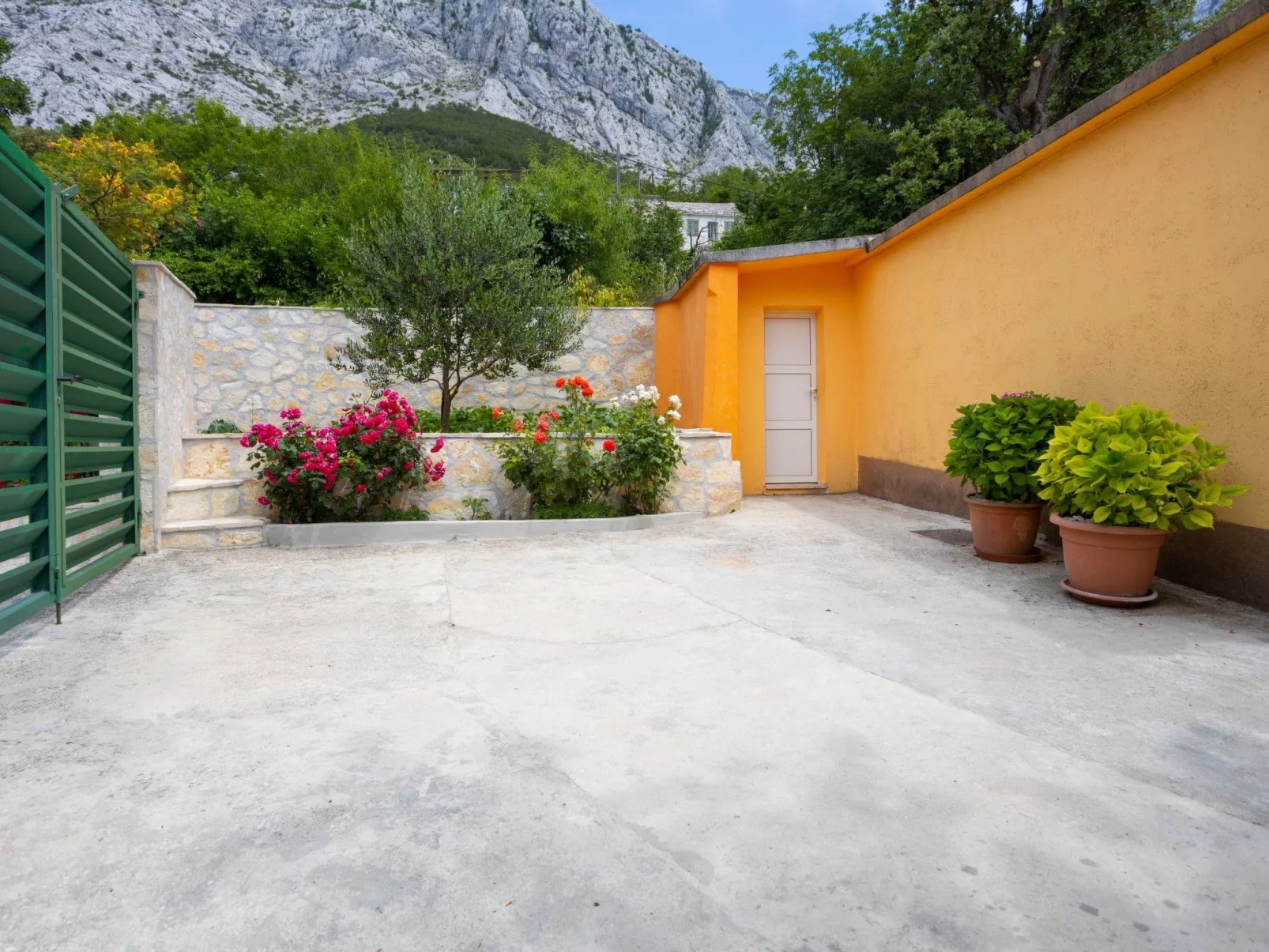 Günstiges Ferienhaus mit Pool und Meerblick-Dehors