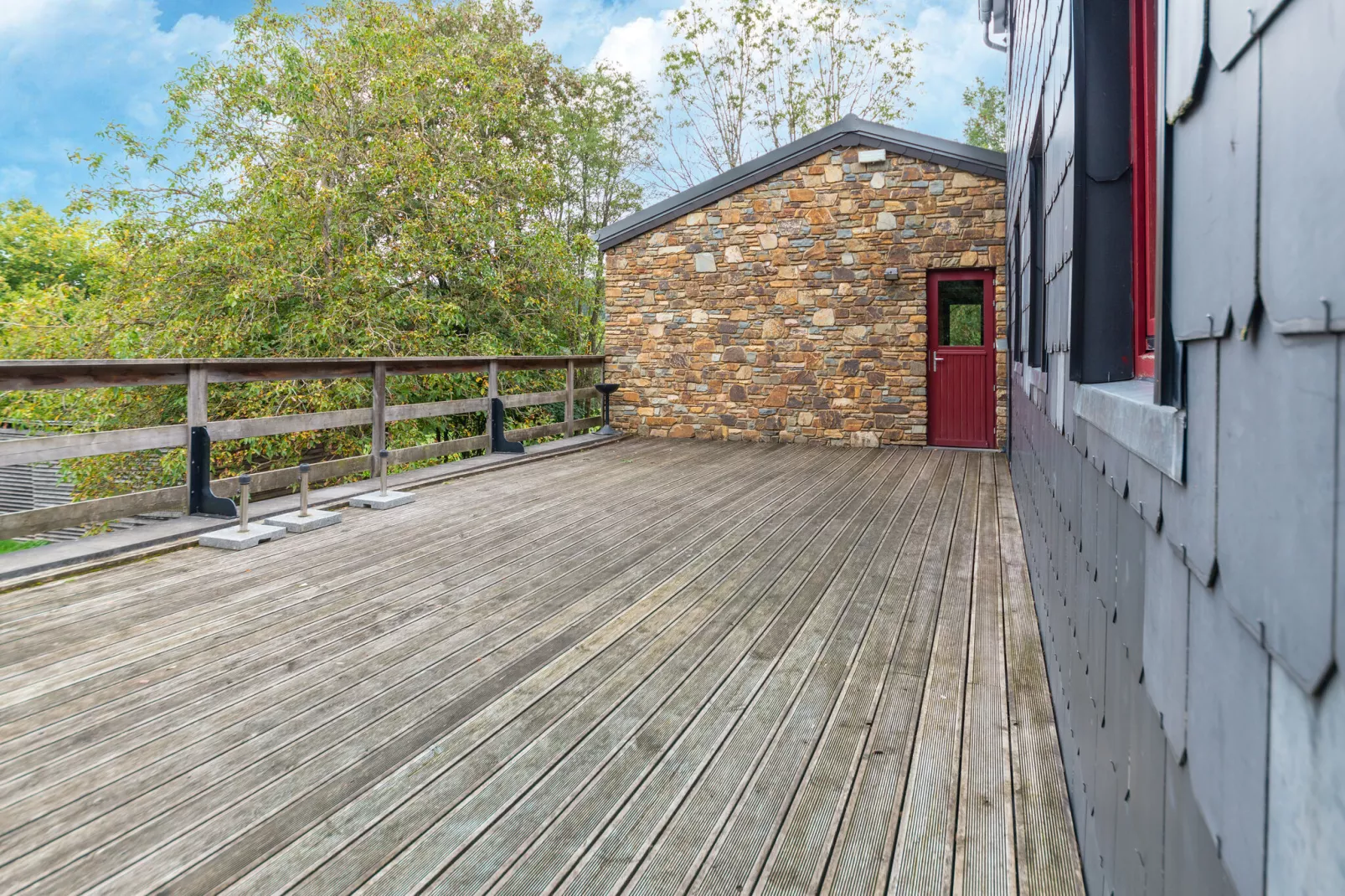 Magnifique habitation pour 16 personnes à Wanne-Terrassenbalkon