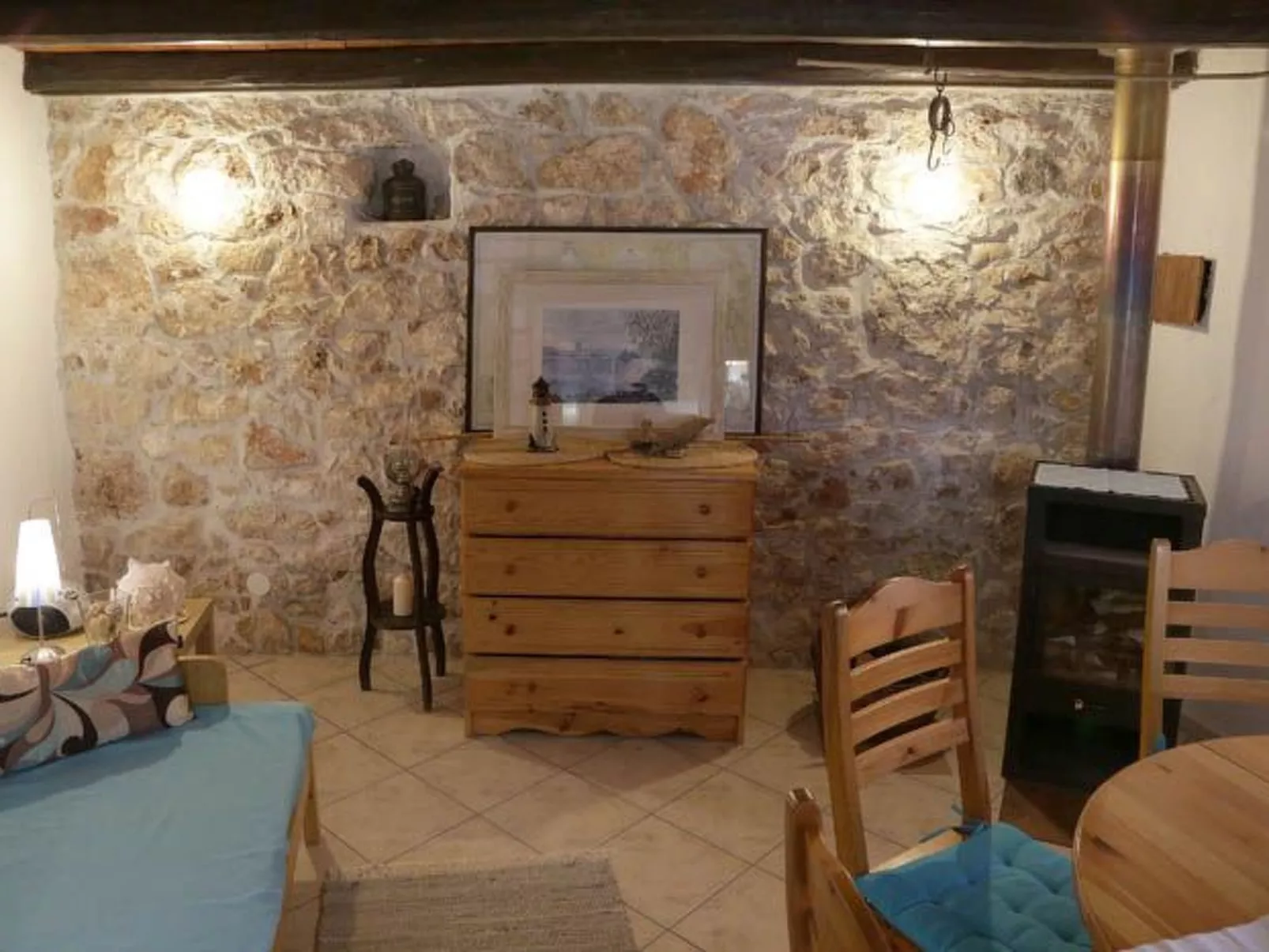 Typisch istrisches Steinhaus mit Grill und Garten-Inside