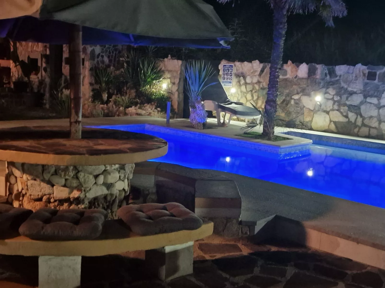 Schönes Haus in Pomer mit privatem Parkplatz-Draußen