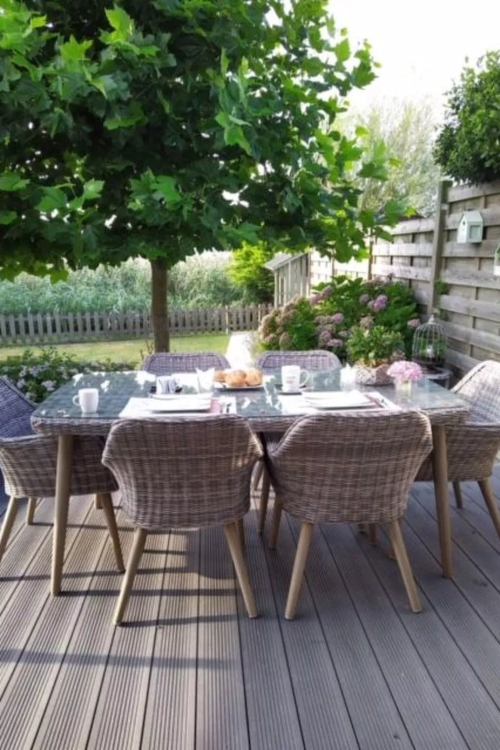 Windekind mit Blick auf die Felder-Outside