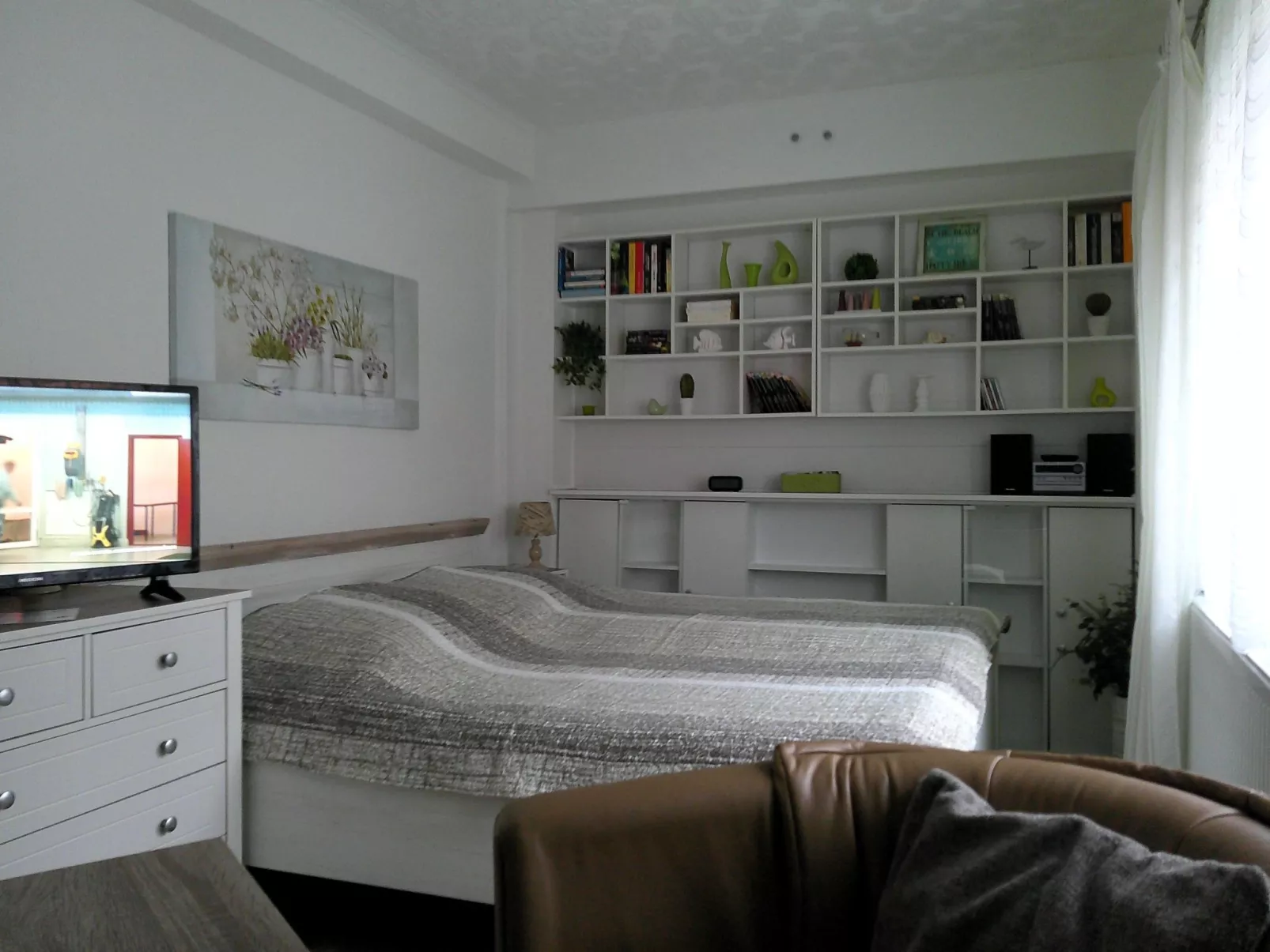 Kleine Ferienwohnung mit Garten und Terrasse-Drinnen