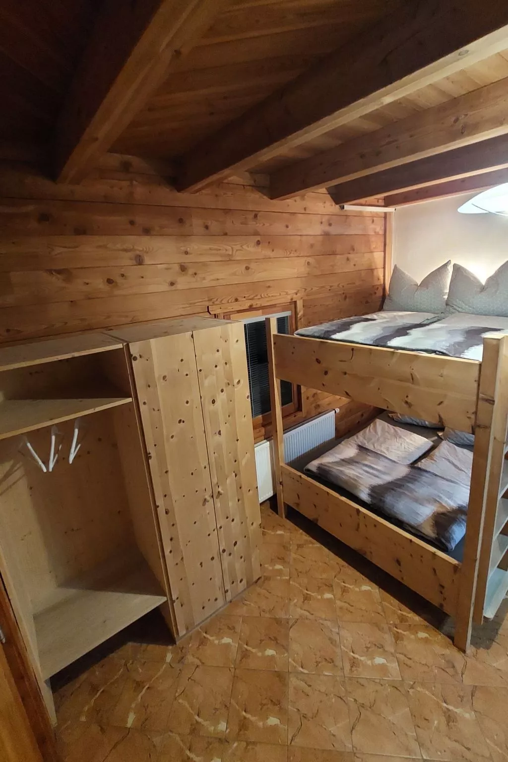 Zirbenholzalmhütte mit fantastischem Ausblick-Inside