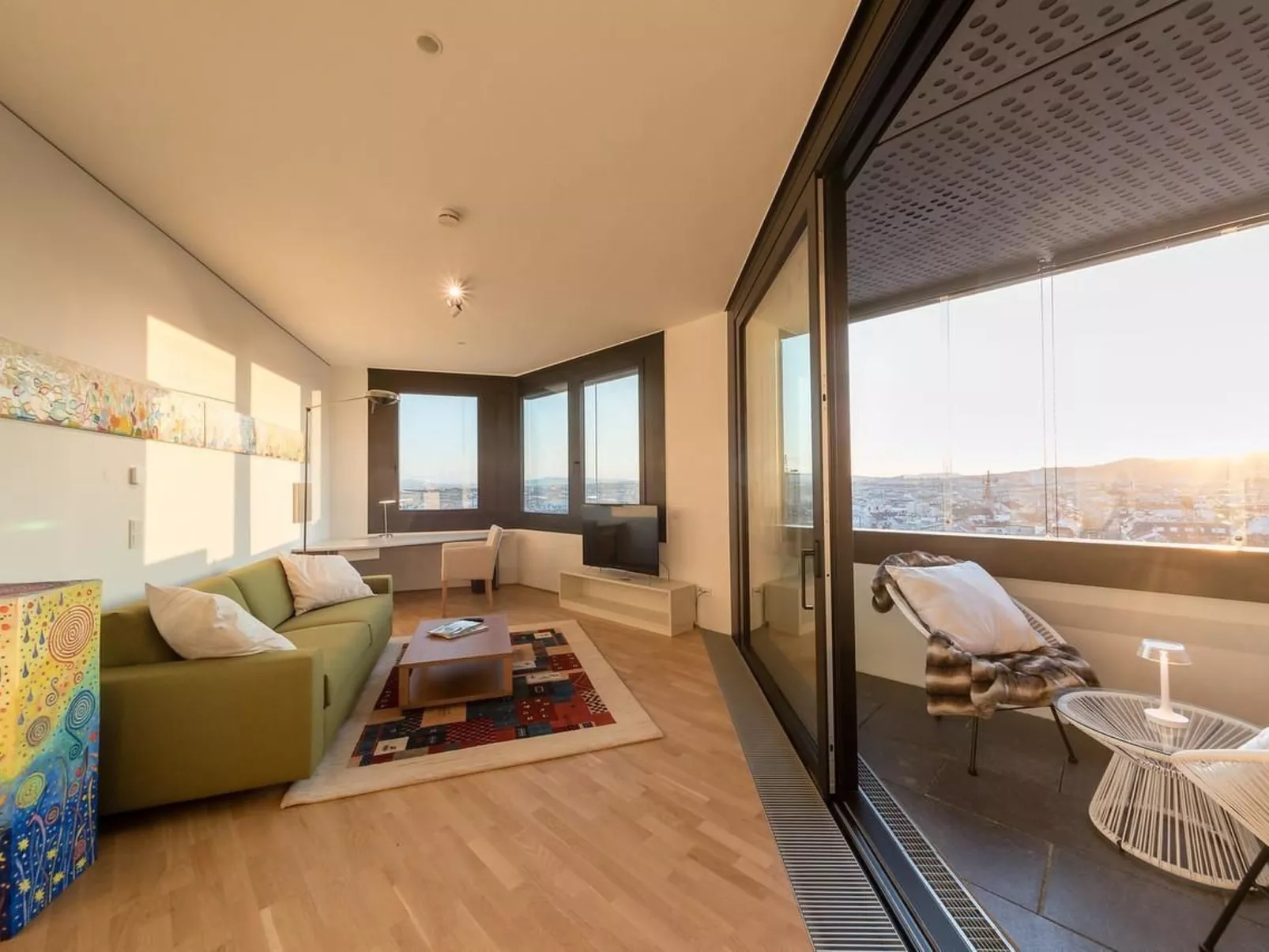 Skyflats Hills View-Drinnen