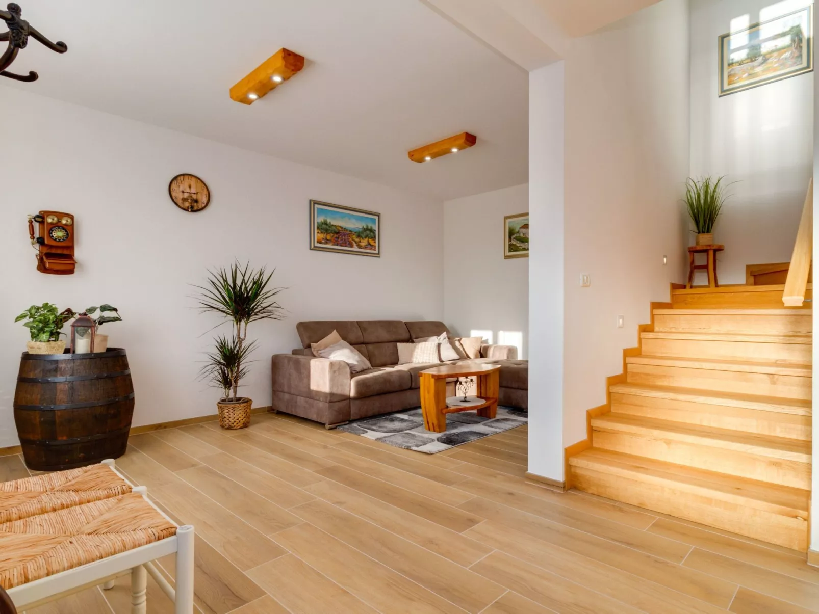 "Villa Nima" mit privatem Pool-Dedans