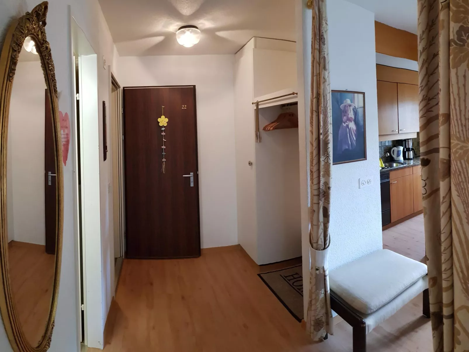 Mit Bergblick-Drinnen