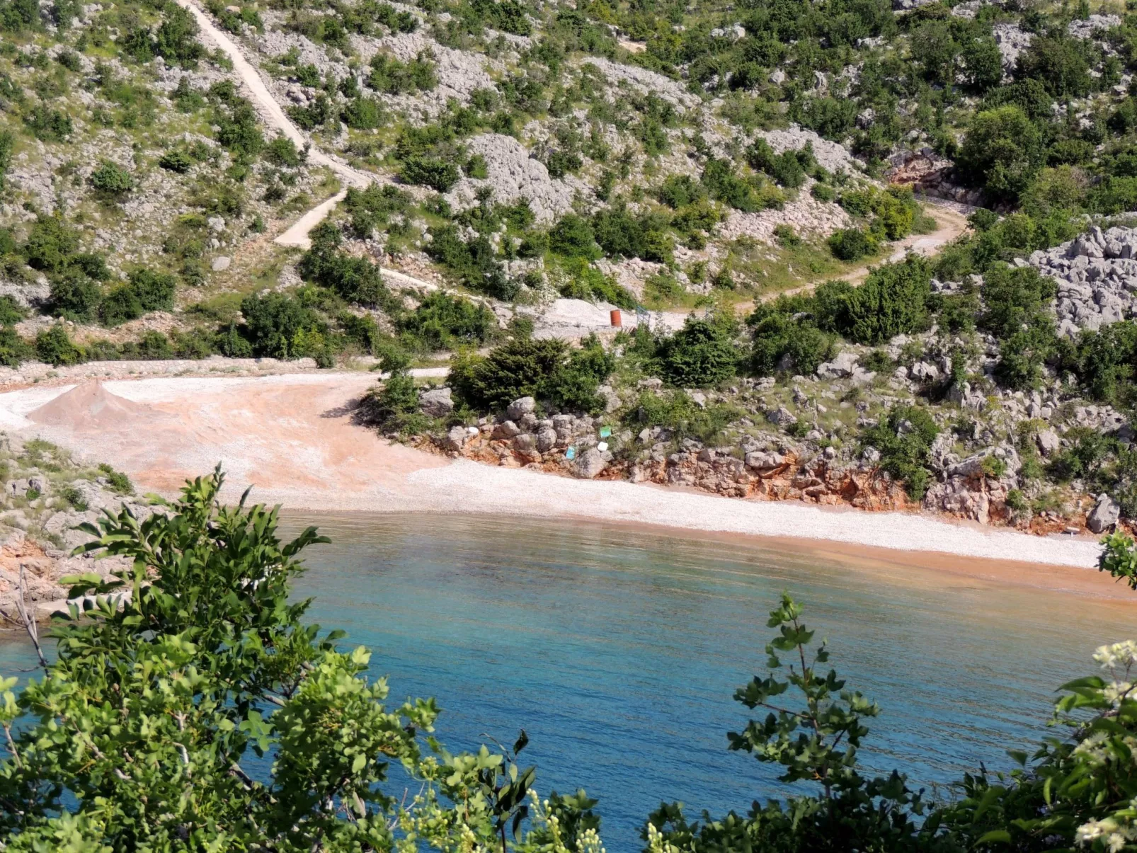 Mit zwei Terrassen für sechs Personen-Dehors