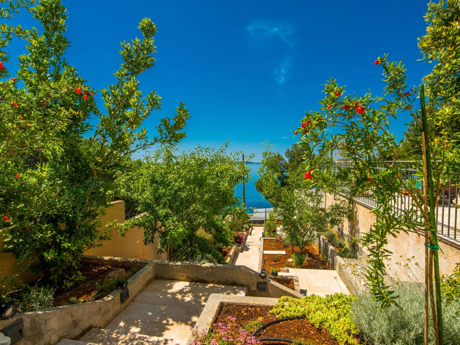 Geräumige, luxuriöse 5*-Ferienvilla mit Meerblick, eigenem Pool und großer Terr-Dehors