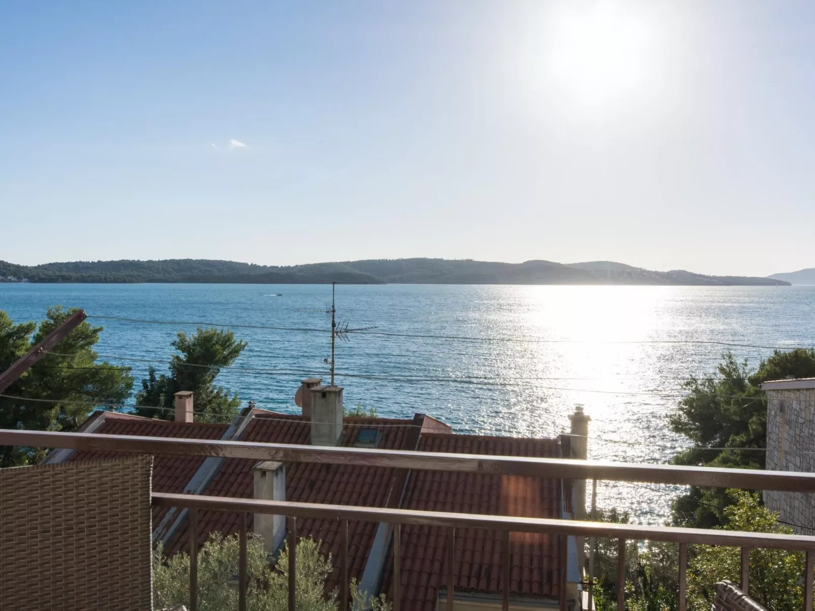 Für vier Personen, mit einem Balkon-Draußen