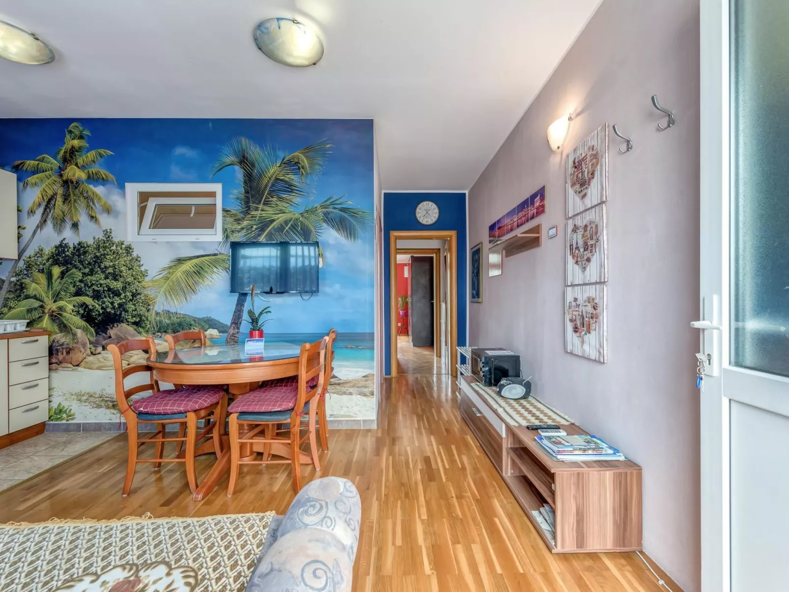 Appartement "Slavica" mit Blick auf das Wasser-Dedans