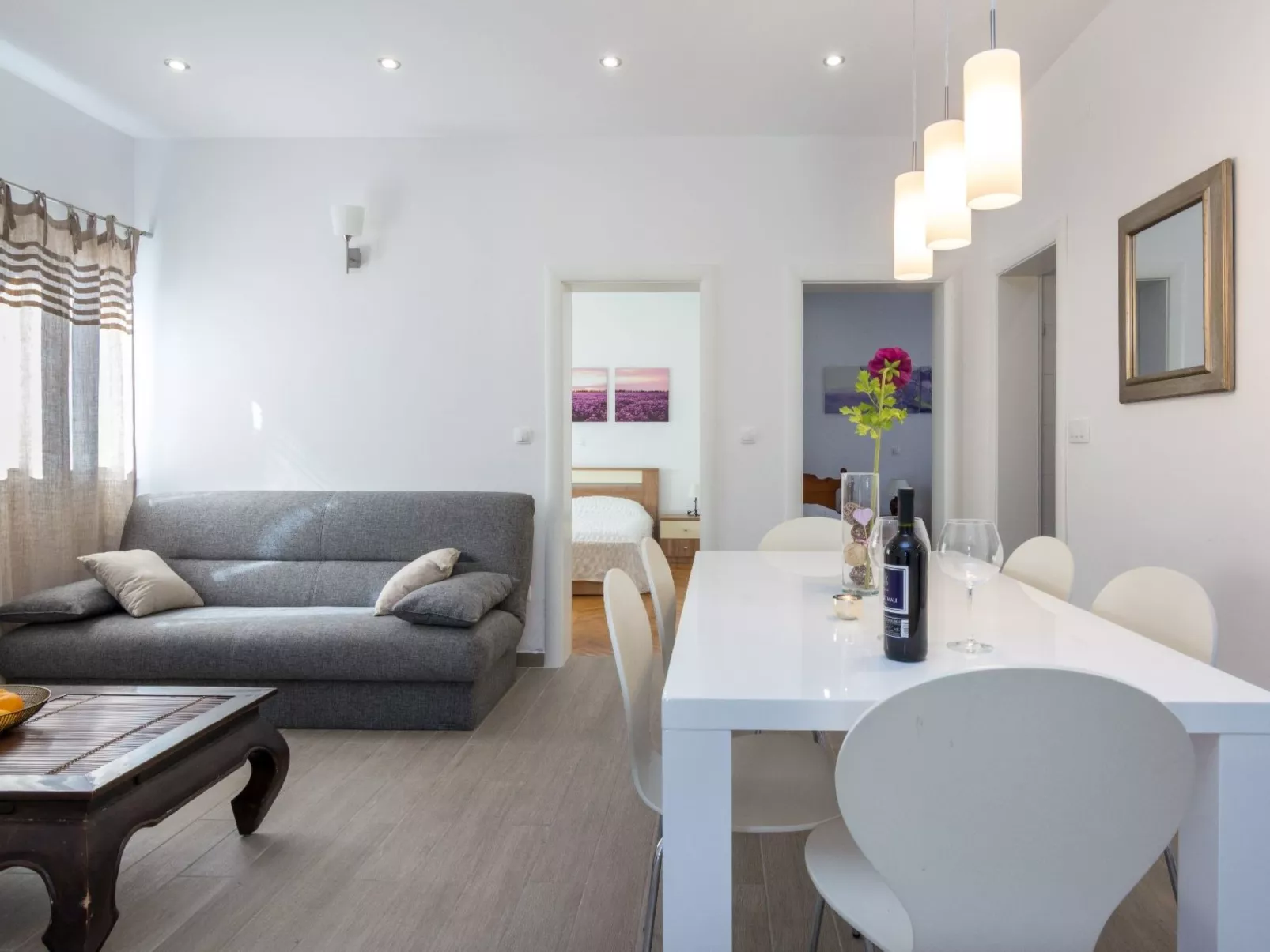 Modernes Ferienhaus mit Terrasse und Meerblick-Drinnen